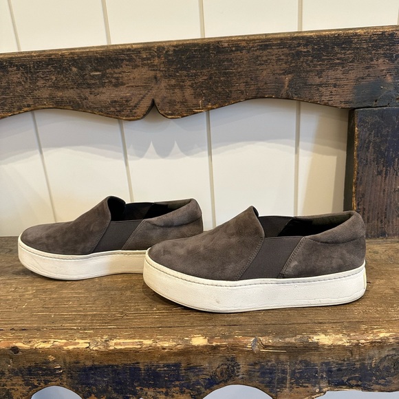 Suede Warren sneaker size 7 - Picture 2 of 7